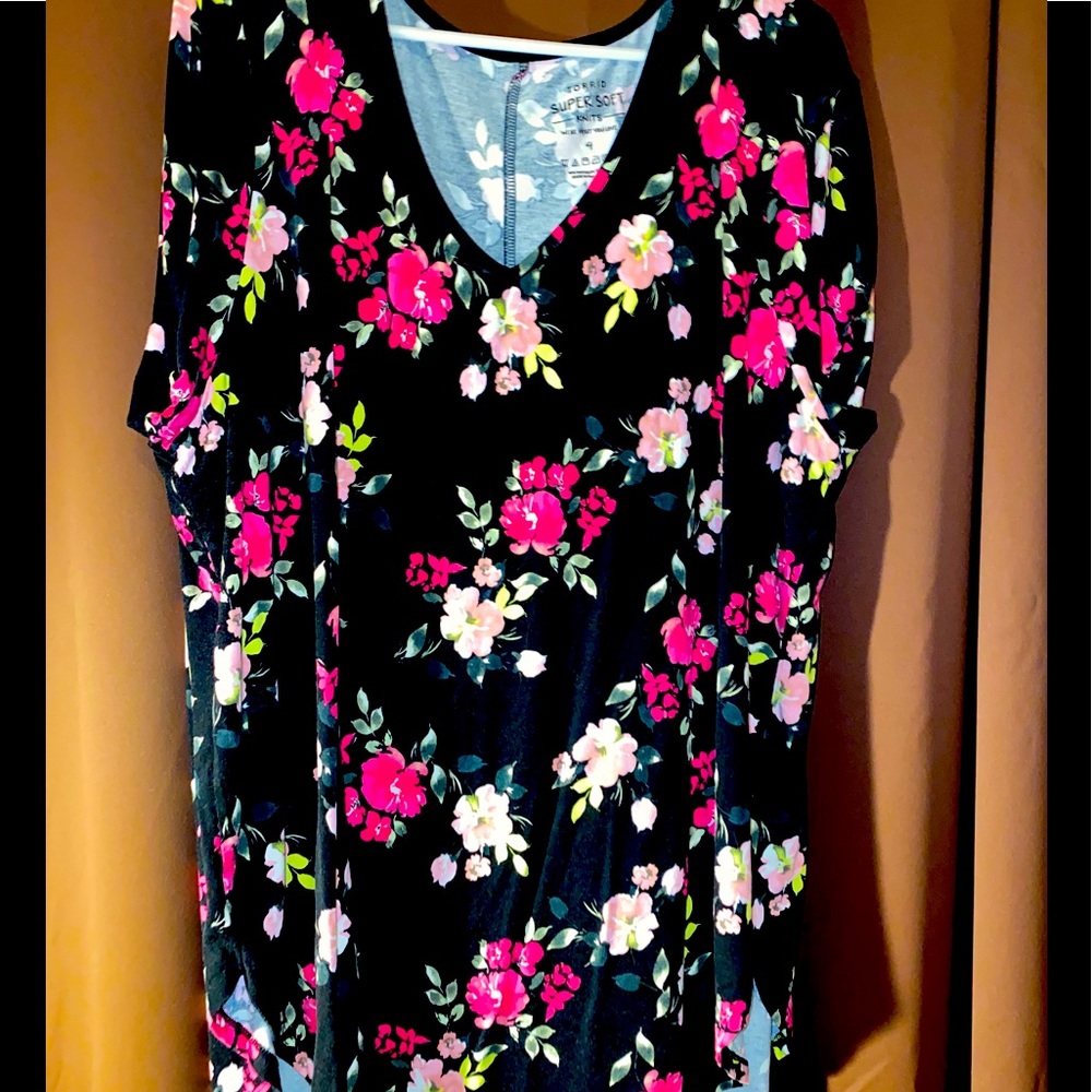 Torrid top, size 4, black w/floral pattern